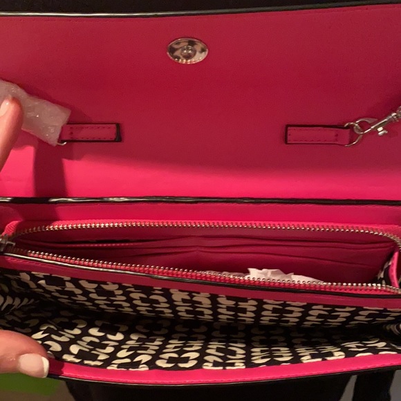 Brand new w tags Vera Bradley flap clutch fuchsia - Picture 3 of 10